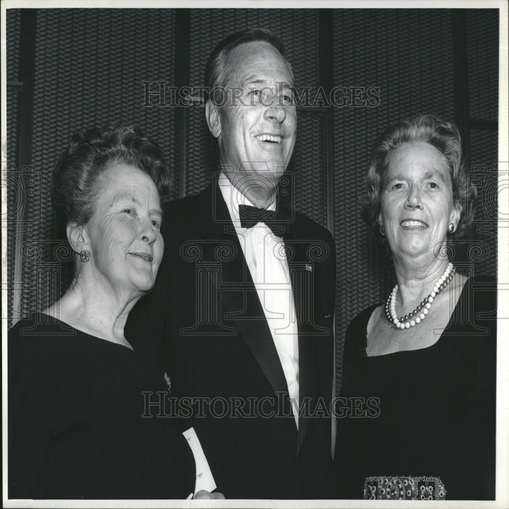 1971 Mrs Roger field Julian Love Mrs Cheff - Historic Images