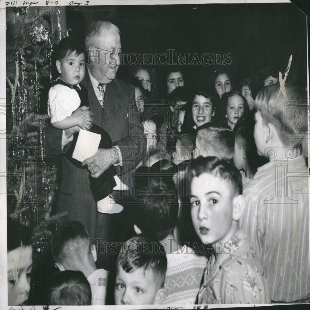 1952 Joe Cahill Party Baby People Enjoy - Historic Images
