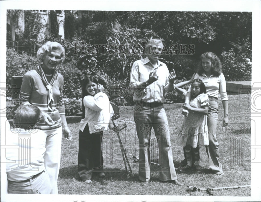 1978 Robert Dorothy DeBolt 19 Kids - Historic Images