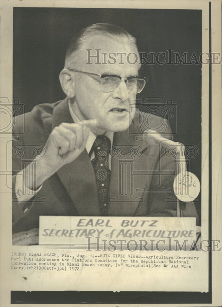 1972 Earl Butz Agriculture Secretary meet - Historic Images