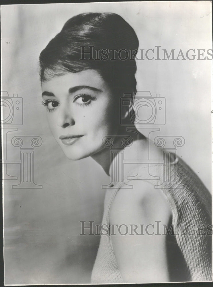 1962 Press Photo Alberghetti Fry Egg Actress - RRV29955 - Historic Images