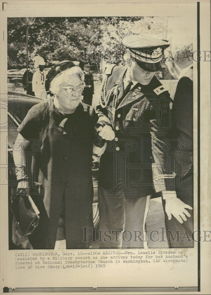 1969 Press Photo Mrs Louella Dirksen military escort US - RRV31957 - Historic Images