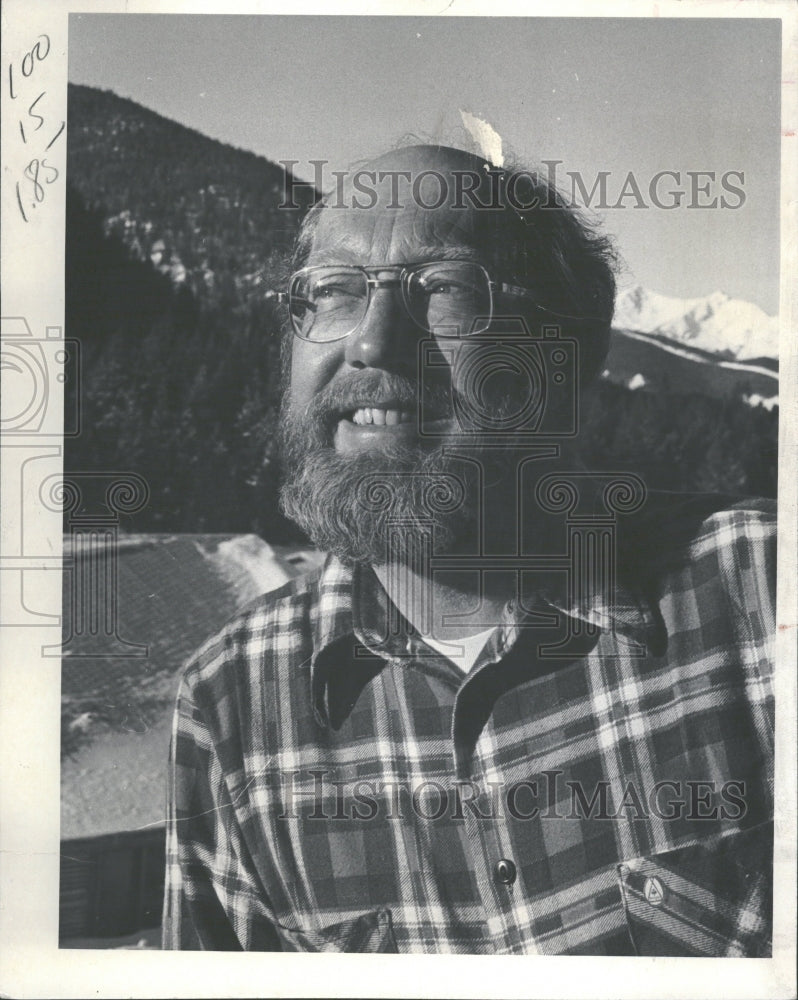 1982 Press Photo Dean Conger Photographer - RRV32095 - Historic Images