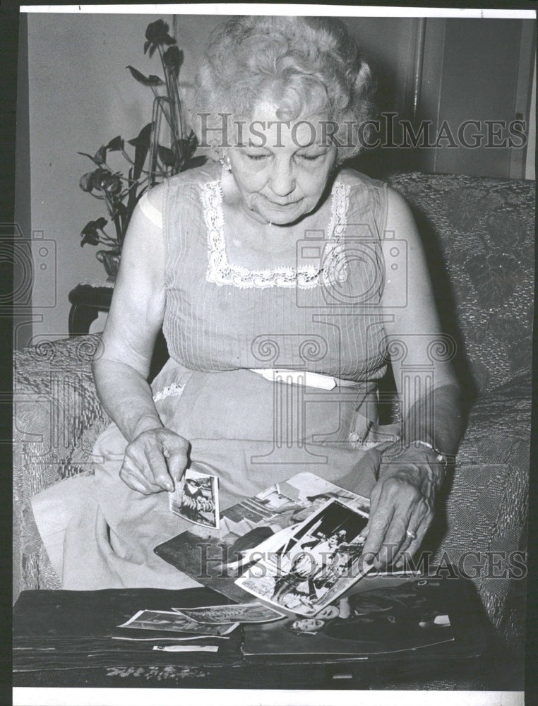 1963 Press Photo Flora Dixon - RRV32177 - Historic Images