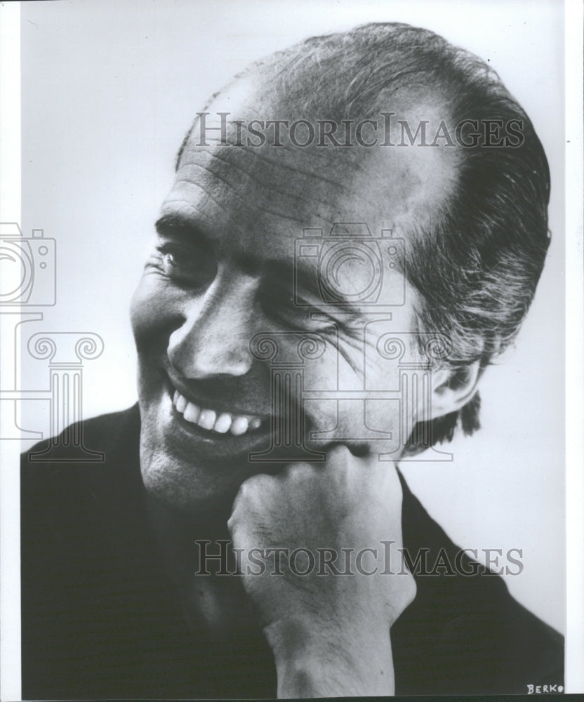 1981, Gaetano Delogu musician black smile - RRV32651 - Historic Images