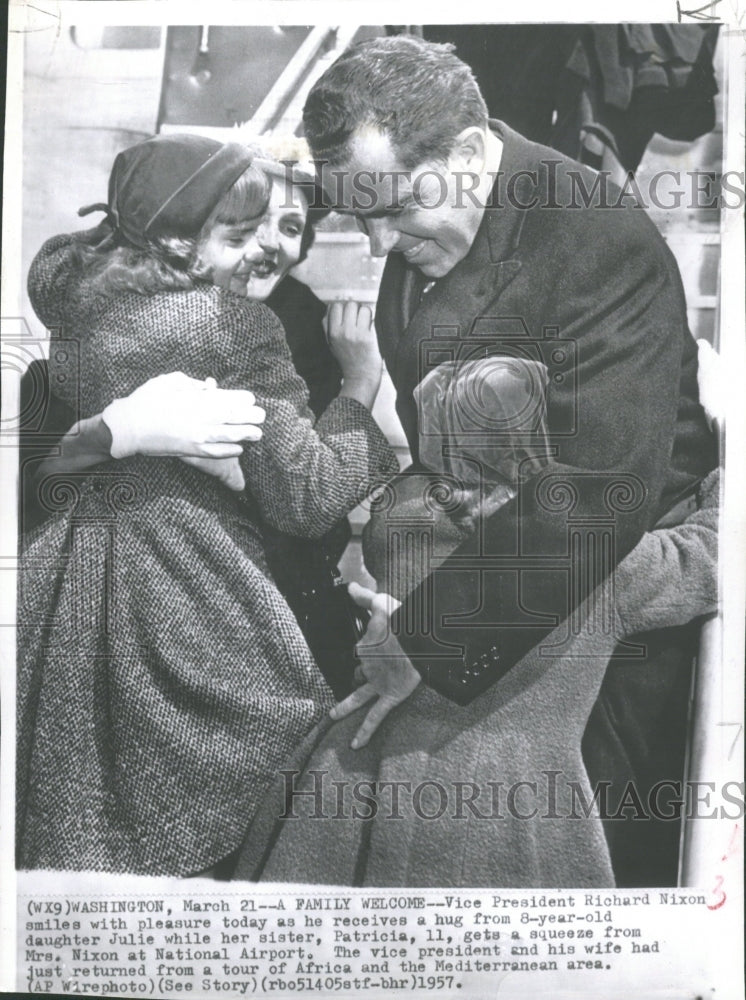 1957 Press Photo Vice President Richard Nixon Famile - RRV32935 - Historic Images