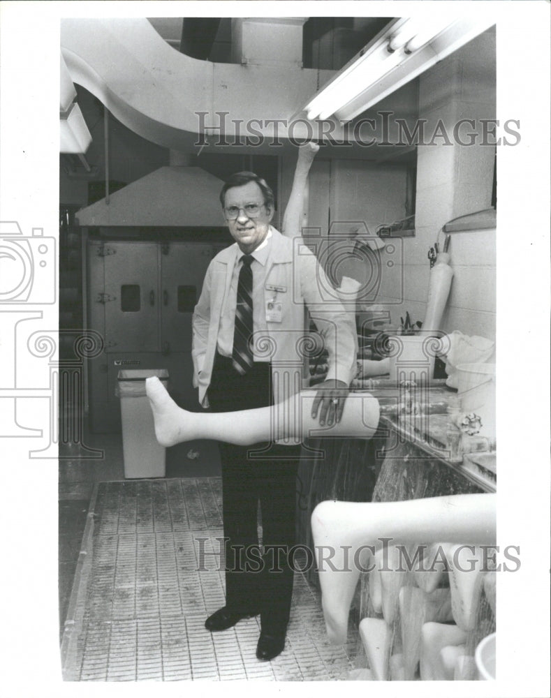1986 Press Photo Joe Wonchek Detroit Rehab Center - RRV33295 - Historic Images
