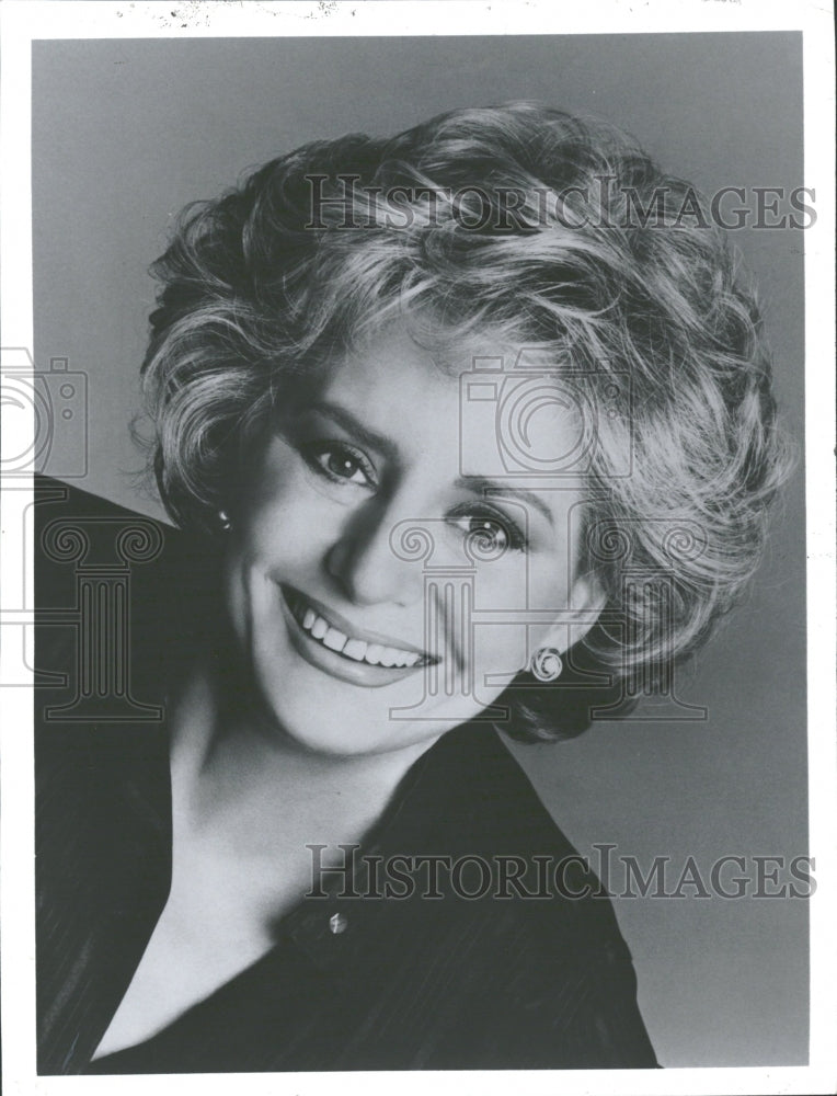 1981 Press Photo Barbara Walters Commentator Actress - RRV33333 - Historic Images