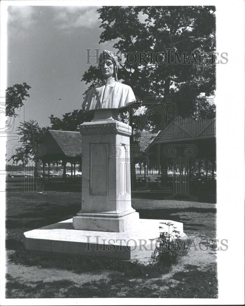 1963 Central Vista Aavenue Schiller Statue-Historic Images