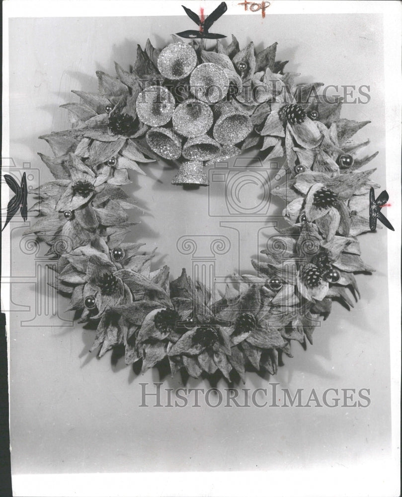 1954 Christmas Decoration - Historic Images