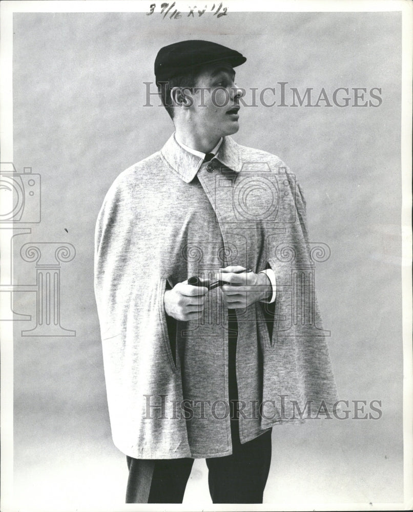 1959 Press Photo Clothing Capes mens Fashion - RRV34579 - Historic Images