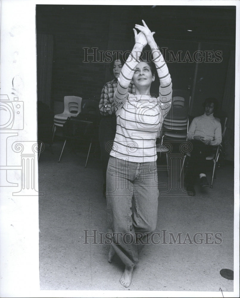 1979 Press Photo Cheryl Kovsky Folk Dancing Instructor - RRV34721 - Historic Images