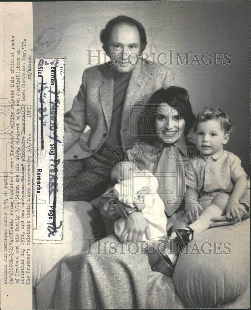 1974 Press Photo Prime Minister Pierre Trudeau Family - RRV34943 - Historic Images