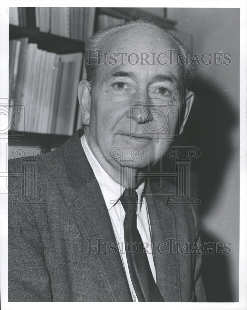 1968 Press Photo Dr. Leland Stott Psychiatrist - RRV35383 - Historic Images