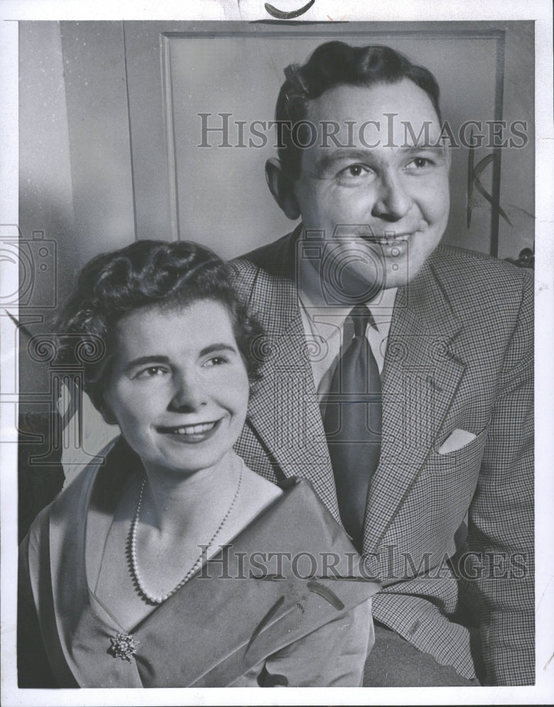 1955 Press Photo Felicity Attlee Wed Keith Harwood - RRV35575- Historic Images