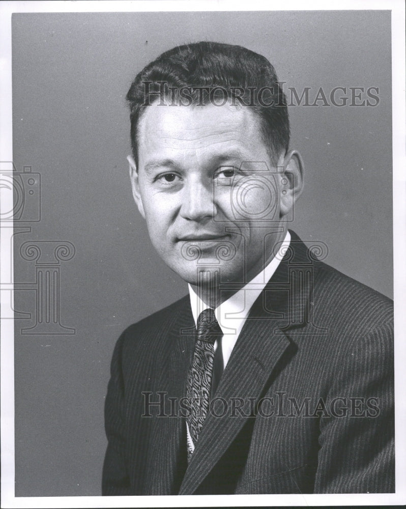 1962 Press Photo Dr. Robert White missionary duty Congo - Historic Images