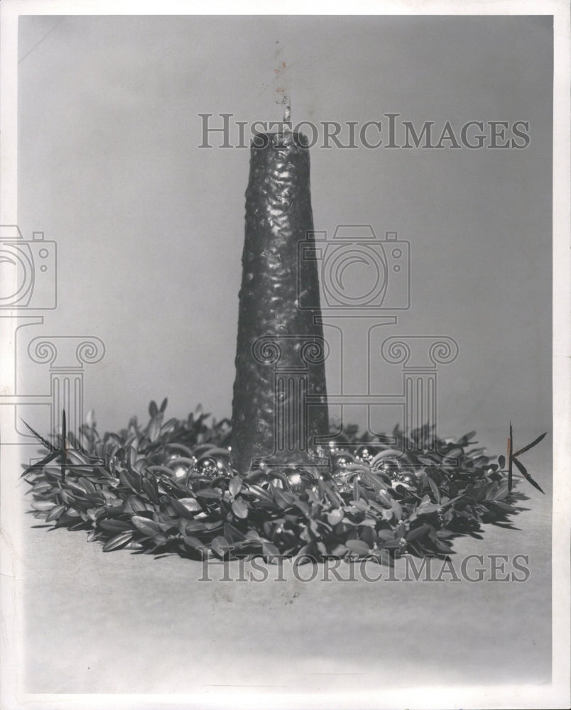 1958 Press Photo Christmas Decorations - RRV35943 - Historic Images