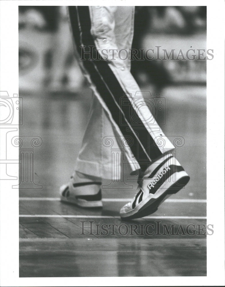 1988 Press Photo Clothing Athletic Basketball shoes - RRV35977 - Historic Images