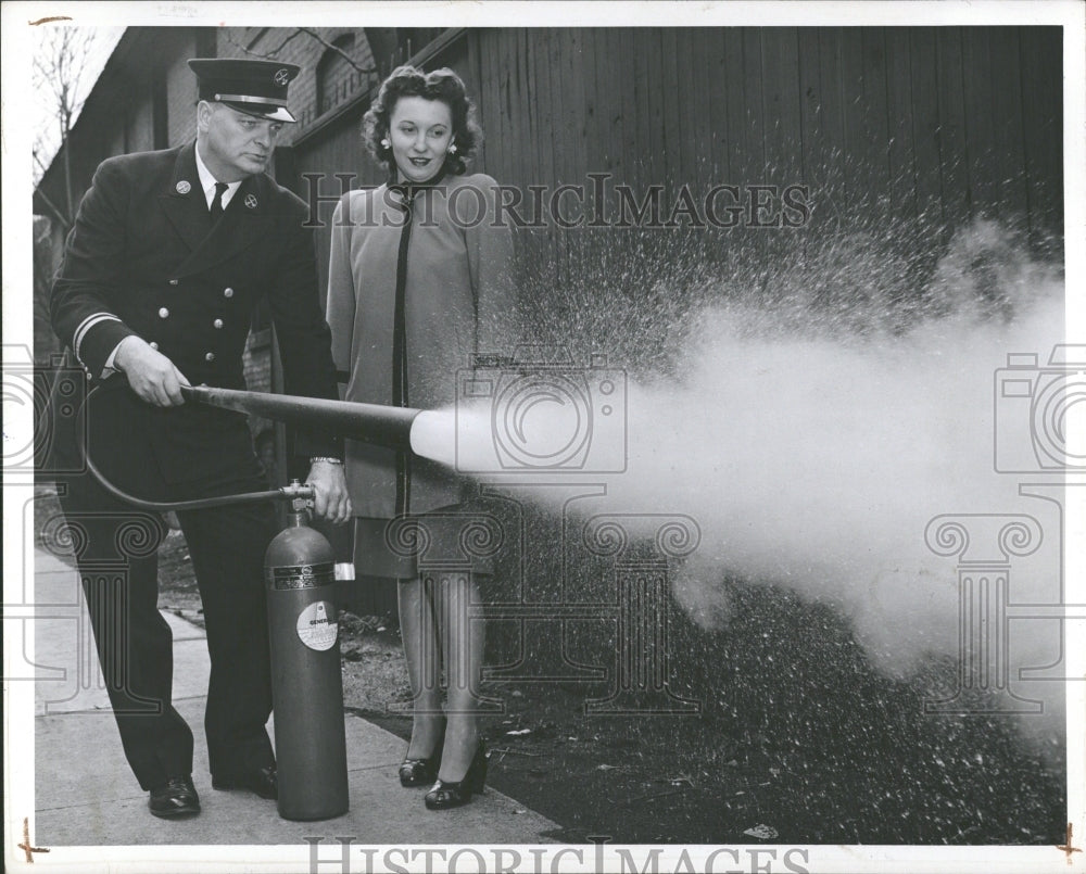 1947 Press Photo Edward Hall Delphine Glanek Dioxide - RRV36397 - Historic Images