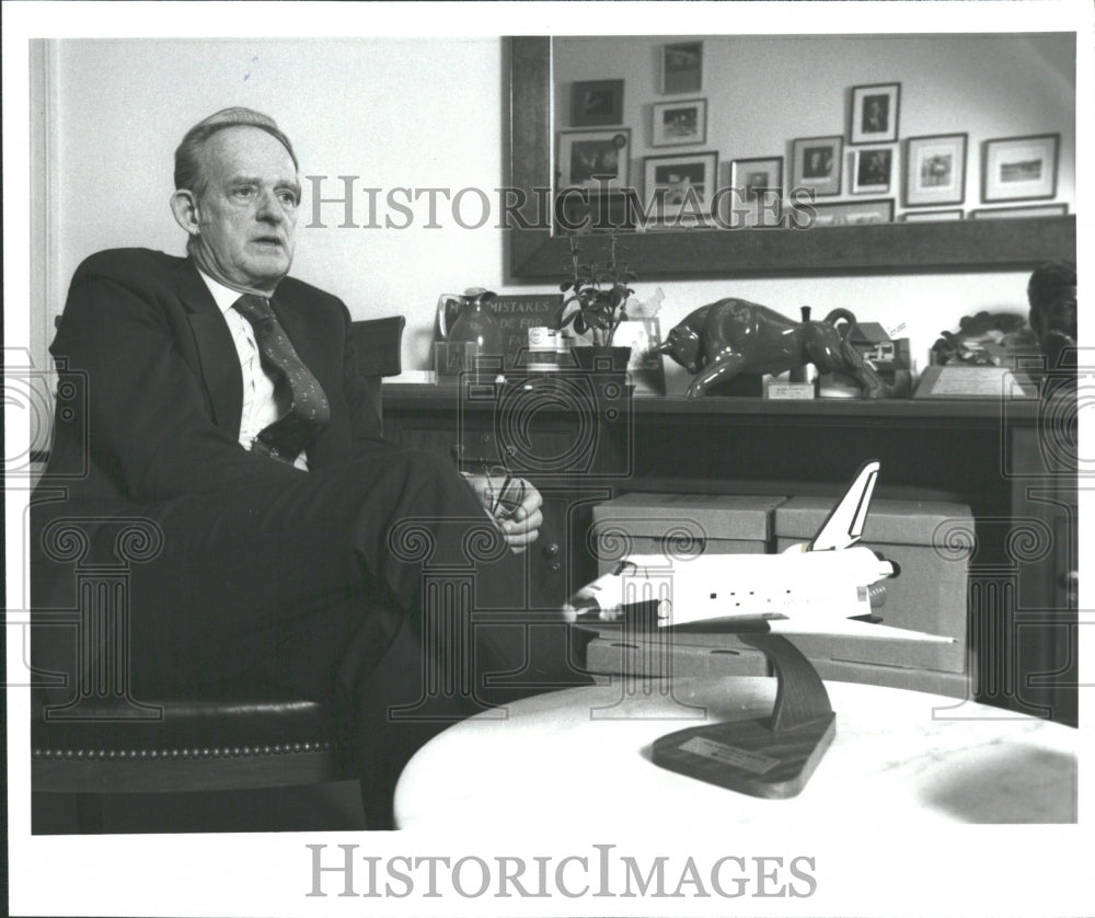 1987, Rep Robert Roe Interview Office - RRV36469 - Historic Images