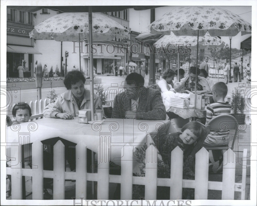 1958 Mrs Robert Crieve Kirkwood Grand Haven - Historic Images