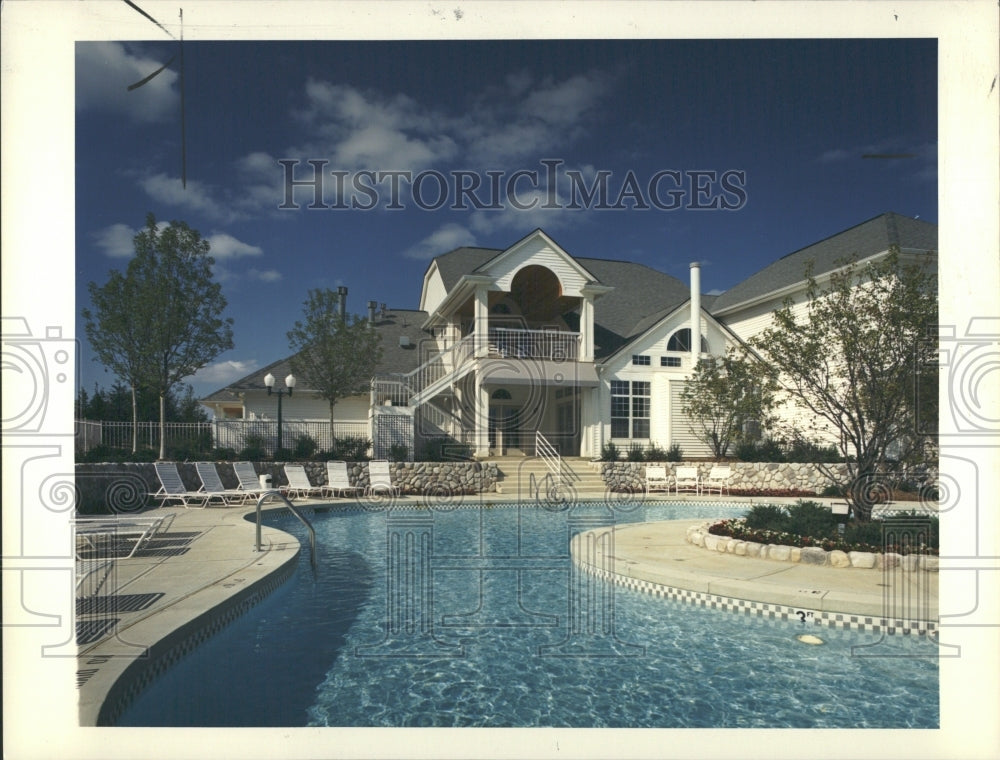 1989, Farmington Hills Apartment Pool - RRV36523 - Historic Images