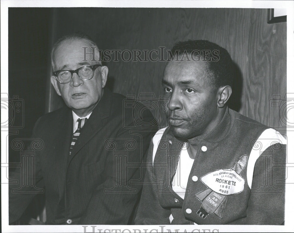 1965 Russell With Attorney Cranefield - Historic Images