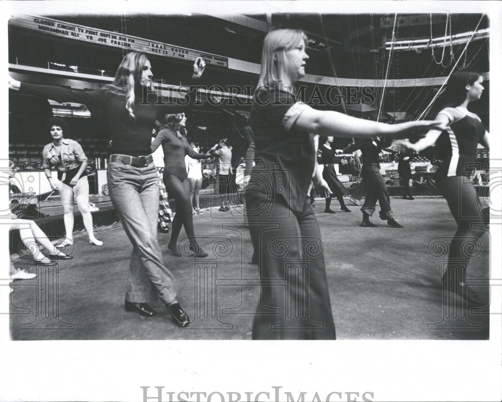 1975 Press Photo Dancers Try Out For Greatest Show - RRV36863 - Historic Images