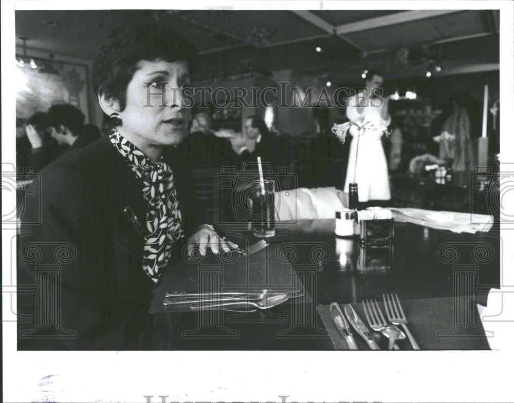 1991 Amy Wallman at Beverly Hills Grill - Historic Images