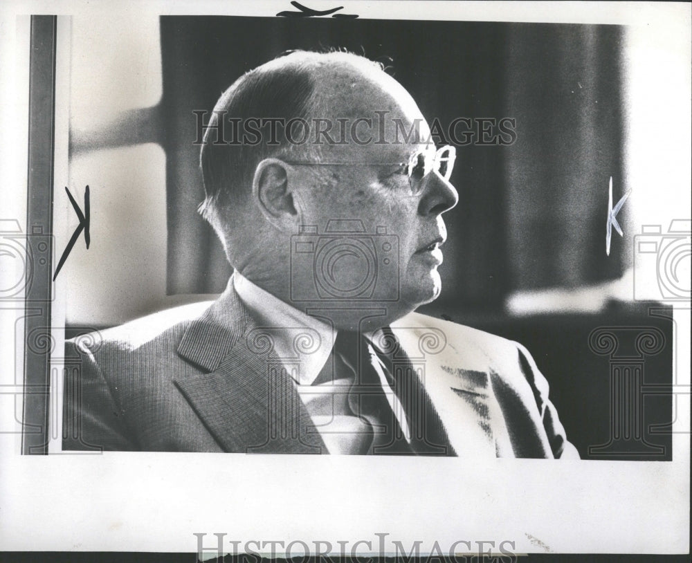 1975 Press Photo Oscar A. Runden Business Executive - RRV37059 - Historic Images