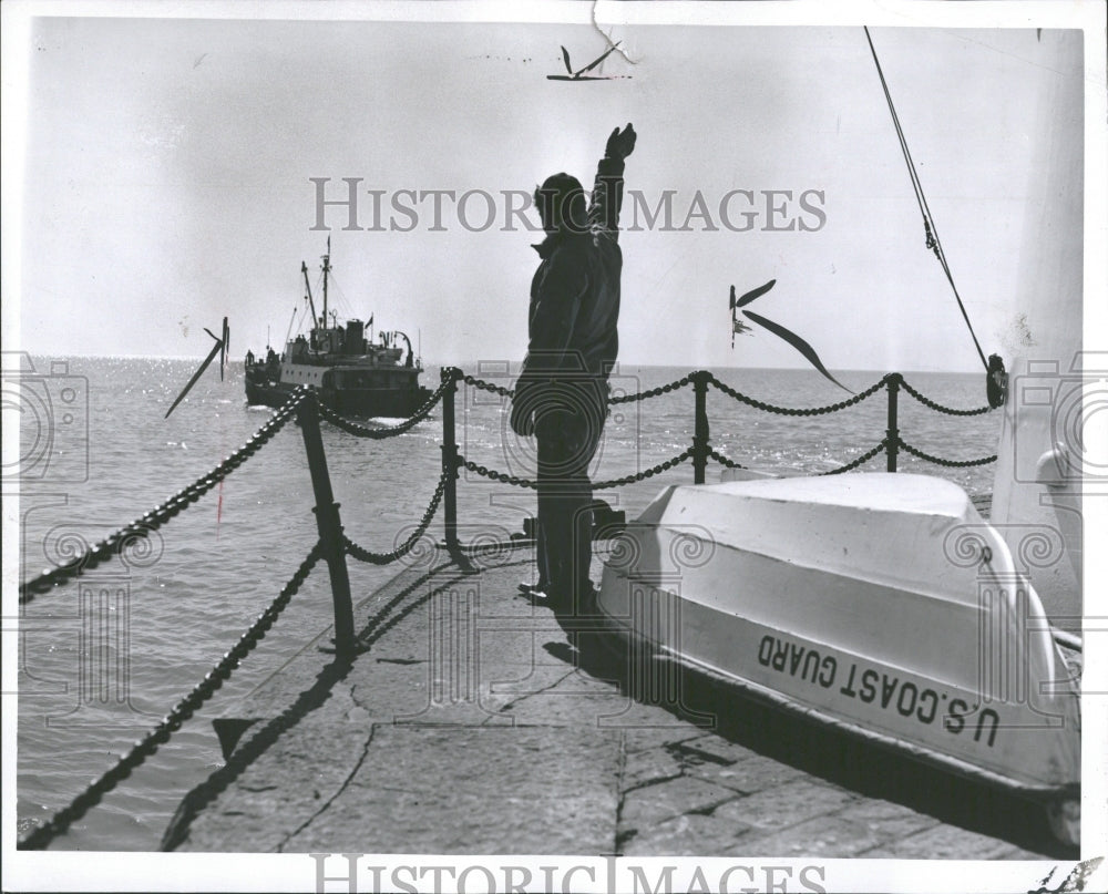 1954 Press Photo Detroit River Coast Guard - RRV37263 - Historic Images