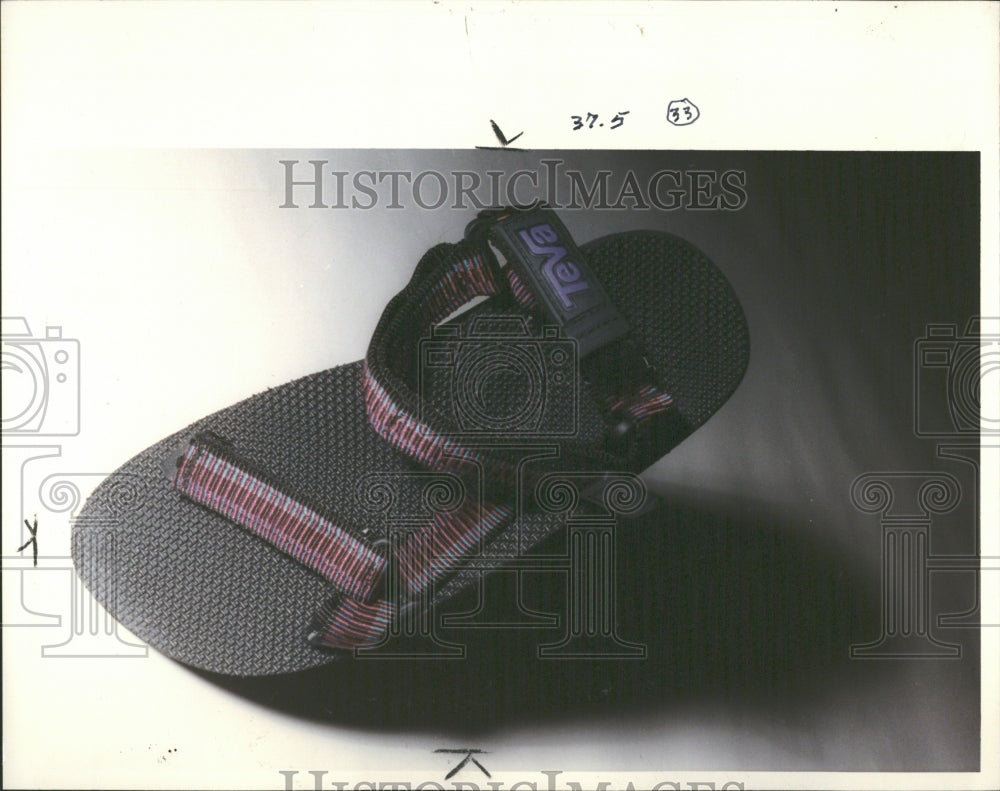 1992, Sandal Shoes - RRV37495 - Historic Images