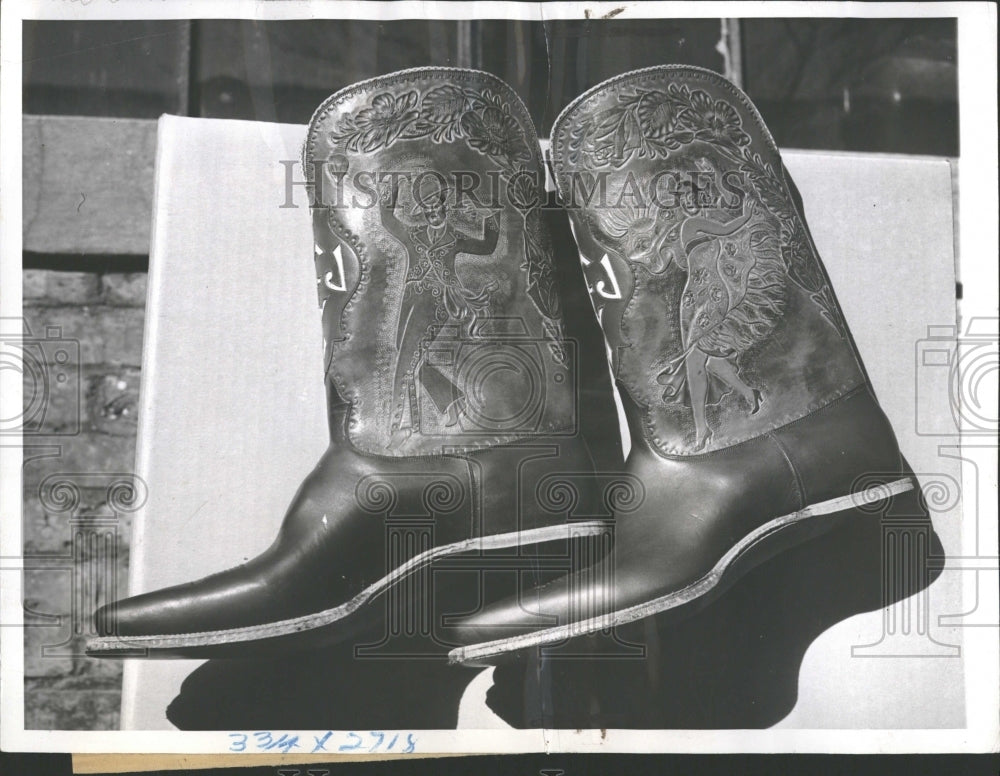 1938, Mexican Senor senorita Pair clothing - RRV37505 - Historic Images