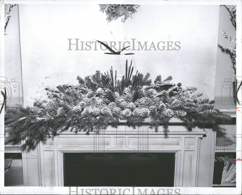 1957 Christmas Decoration - Historic Images
