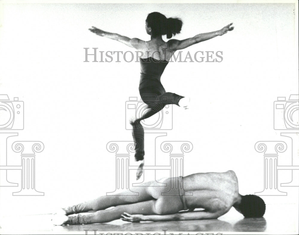 1988 Press Photo University Michigan Dance Company Fall - RRV37979- Historic Images