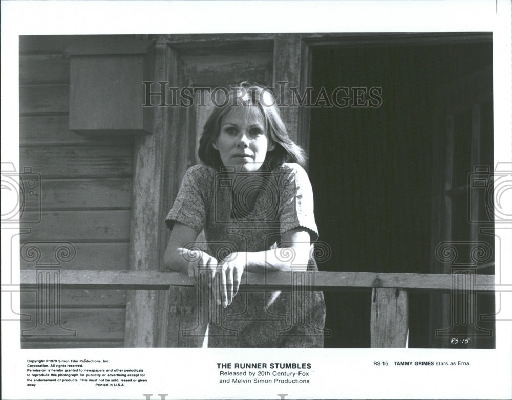 1975 Kathleen Quinlan The Runner Stumbles - Historic Images