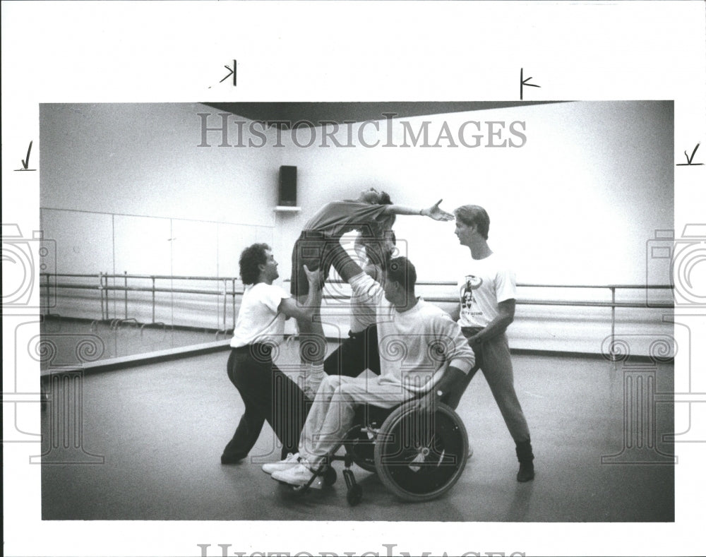 1990, Cleveland Ballet &amp; other dancers - RRV38627 - Historic Images