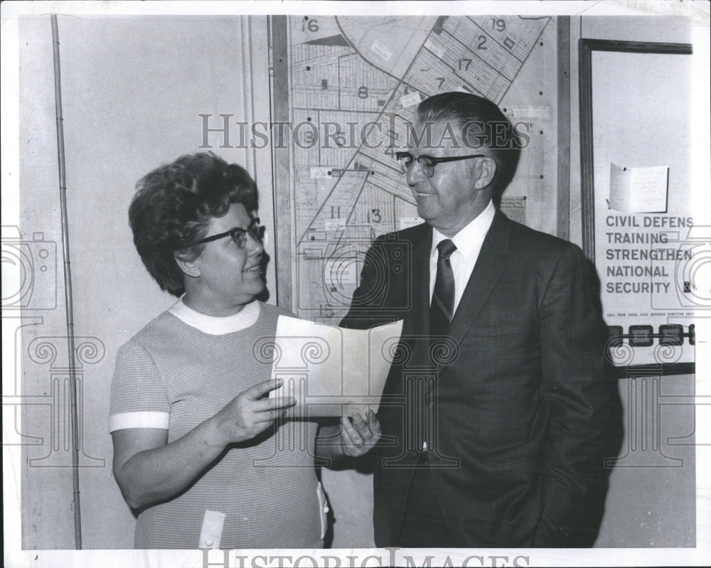 1969 Press Photo Edward S. Trahey Jr. Ruth Ciupak - Historic Images