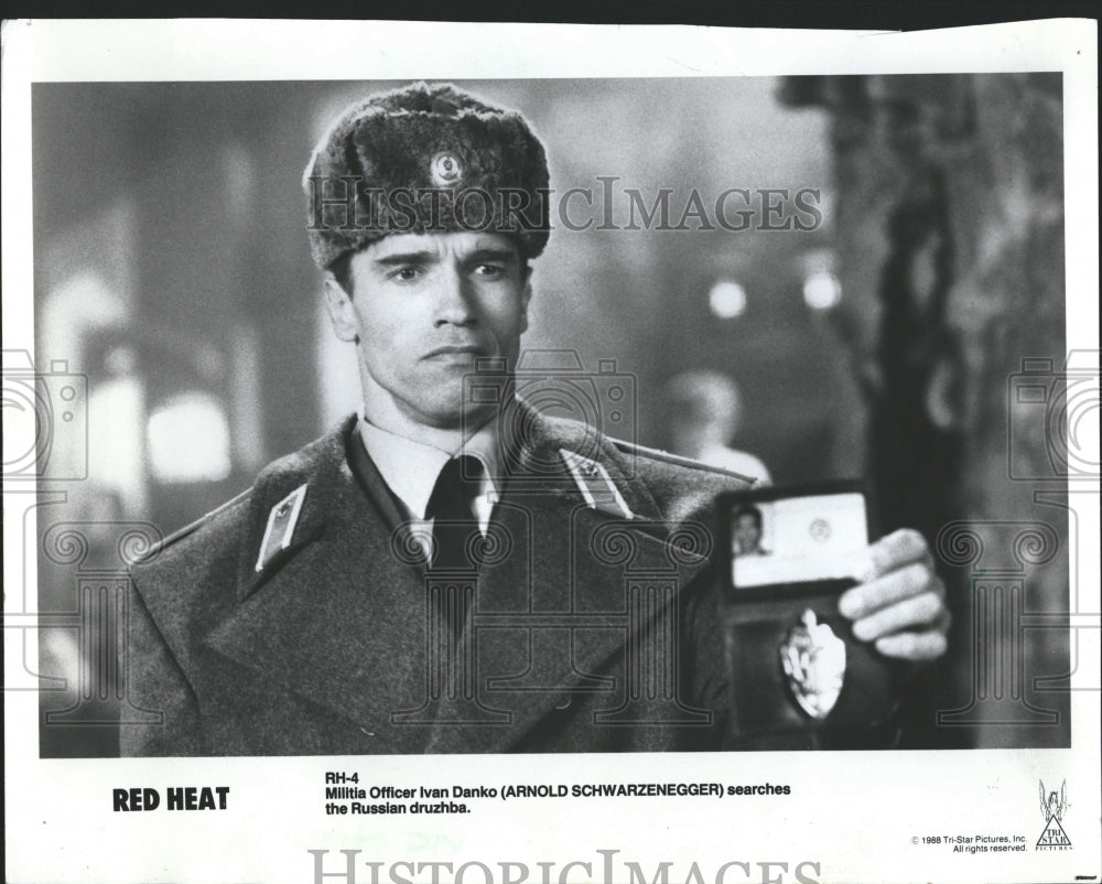 1988, Arnold Schwarzenegger &quot;Red Heat&quot; - RRV39175 - Historic Images