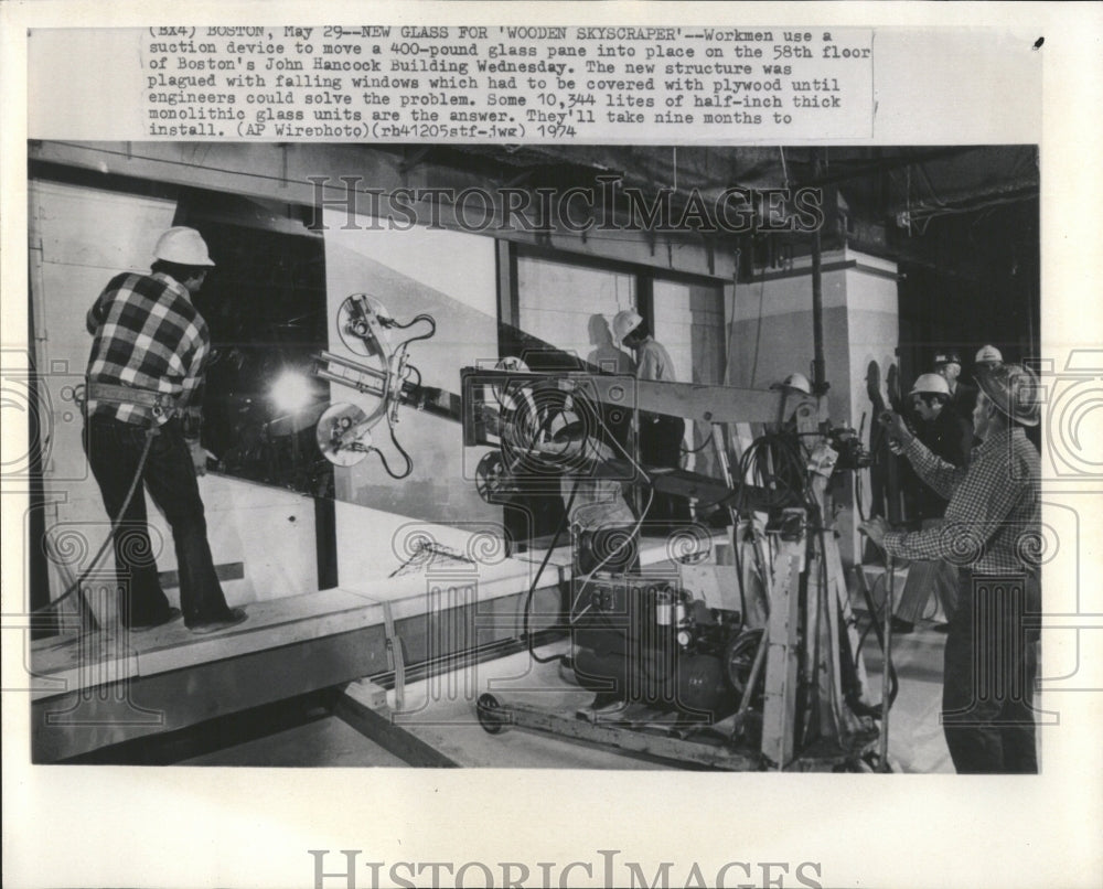 1974 Press Photo Workers At Hancock Building Boston - RRV39437 - Historic Images