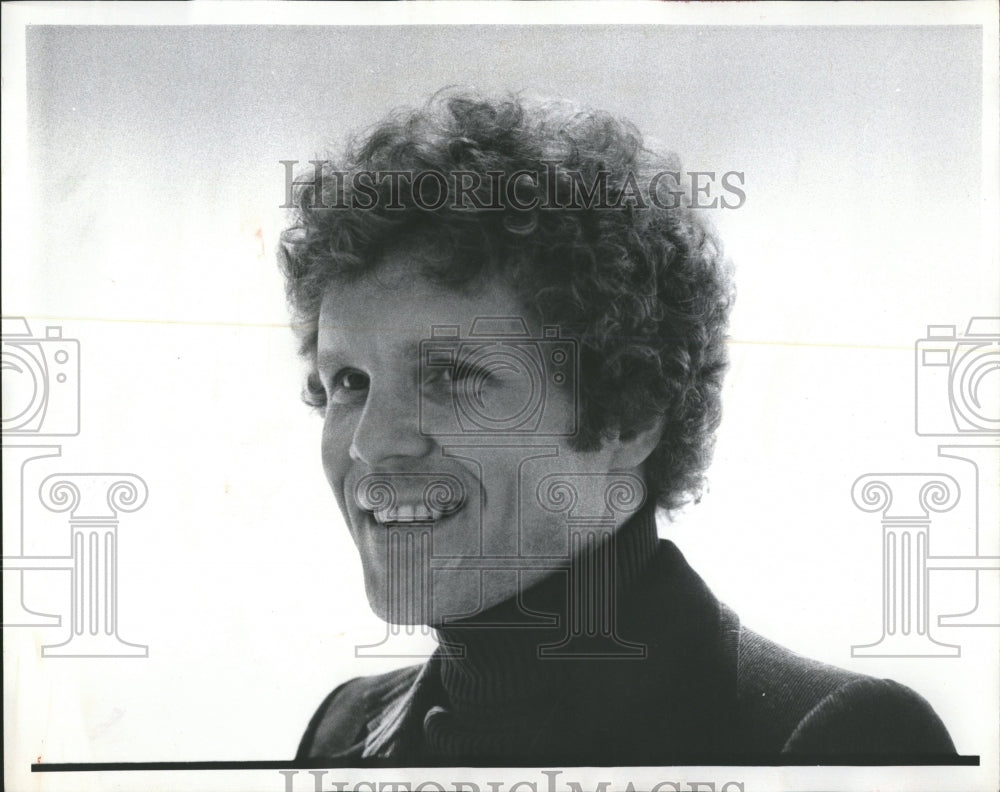 1975 Press Photo Curly Perms popular for men - RRV39515 - Historic Images