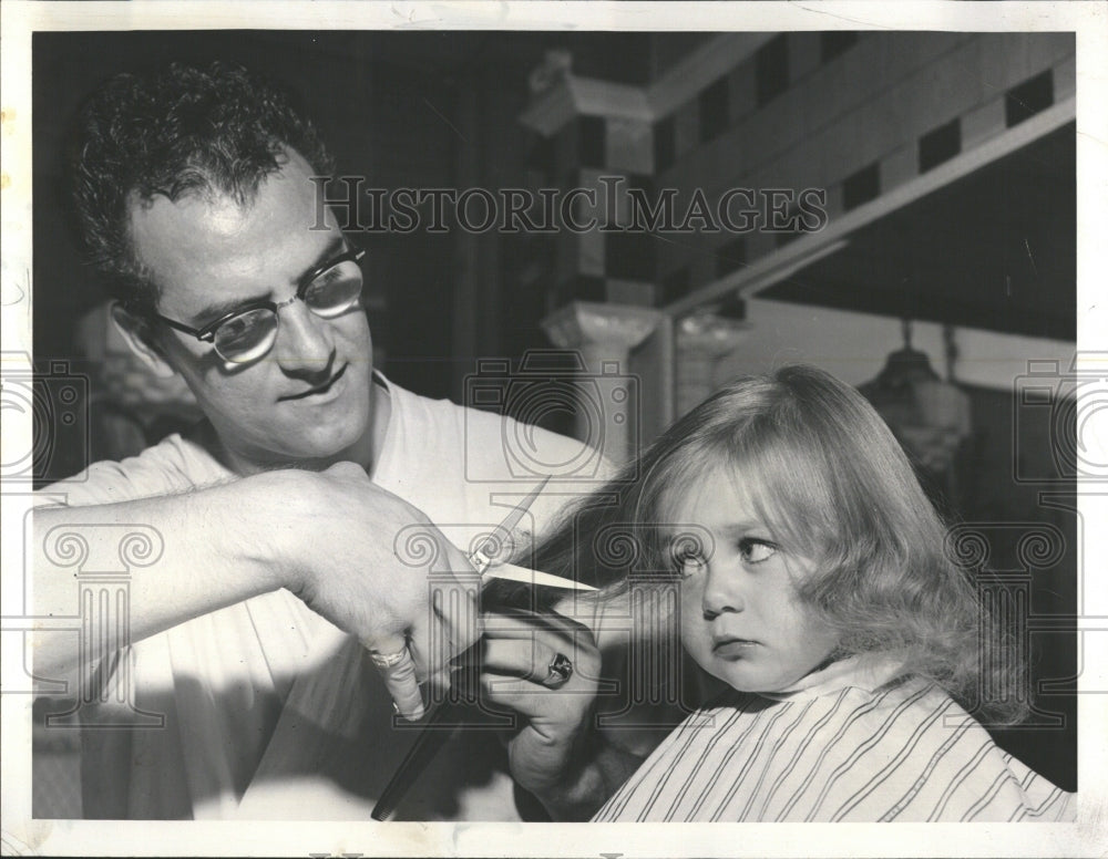 1958 Press Photo Joey Faiola First Haircut Nicks Barber - RRV39523 - Historic Images