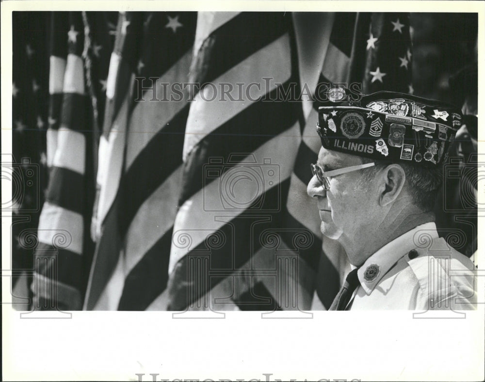 1983, Memorial Day WWII vet Groszek guard - RRV39659 - Historic Images