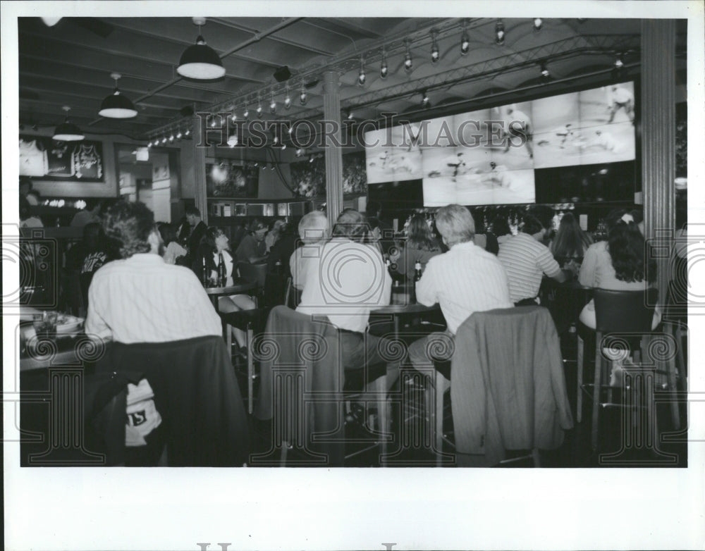 1993 Micheal Jordan Restaurant Interior - Historic Images