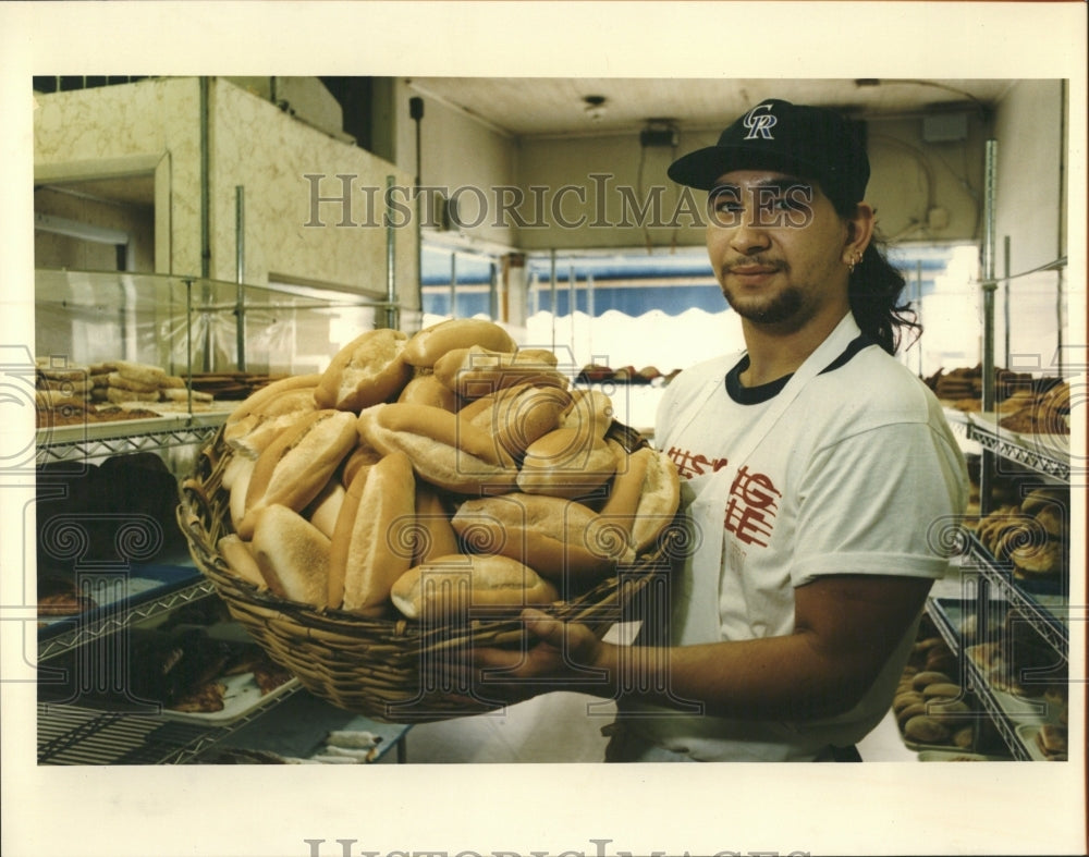 1993 Pedro Manteca showing bollilos - Historic Images