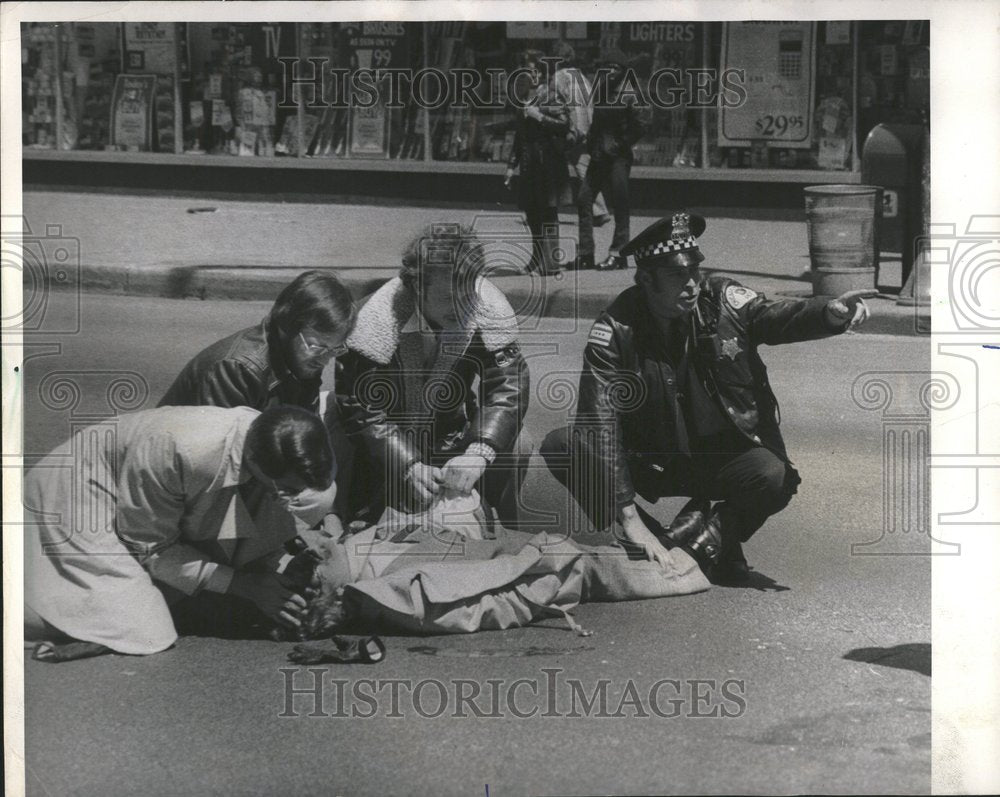 1976, Police officer Randolph Samaritans - RRV40047 - Historic Images