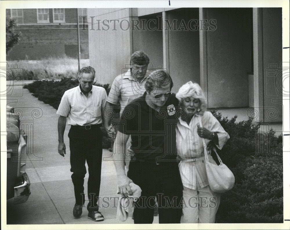 1985 CTA bus crash Cook County morgue child - Historic Images