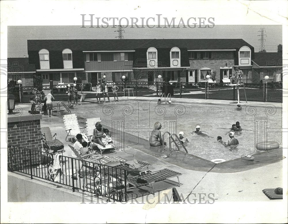 1971 Press Photo Clubside Pool Residential Lion Crest - RRV40255 - Historic Images