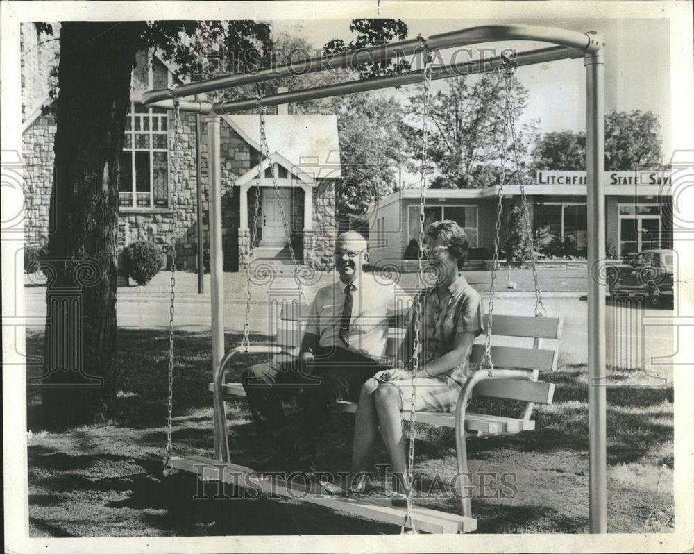 1972 Press Photo Porch-less Porch Swing House Garden - RRV40317- Historic Images