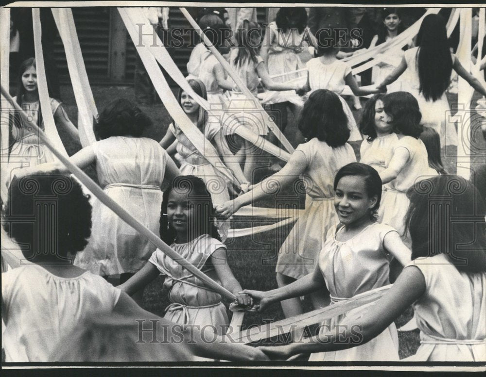 1971 Park District Children Arbor Day - Historic Images